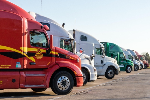 Truck Driving Schools Offering Job Placement Assistance